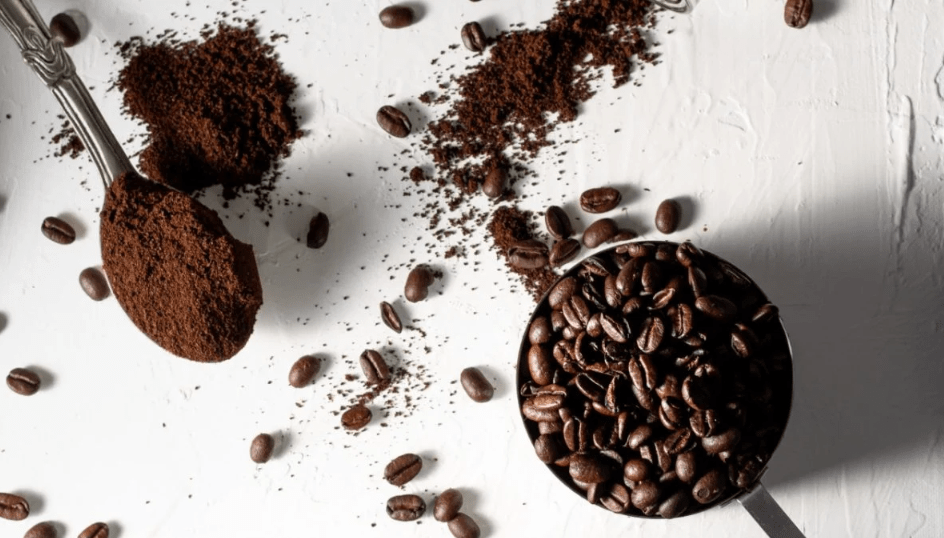 Caffeina: alleata o nemica della pelle ? tutta la verità sulle rughe