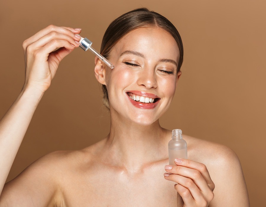 Acido Ialuronico: come sceglierlo e perché è indispensabile nella skincare anti-age