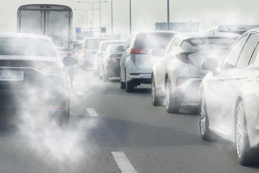 Smog e Pelle: come l'inquinamento danneggia il viso (e come difenderlo)
